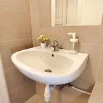Private Bedroom In Baross *