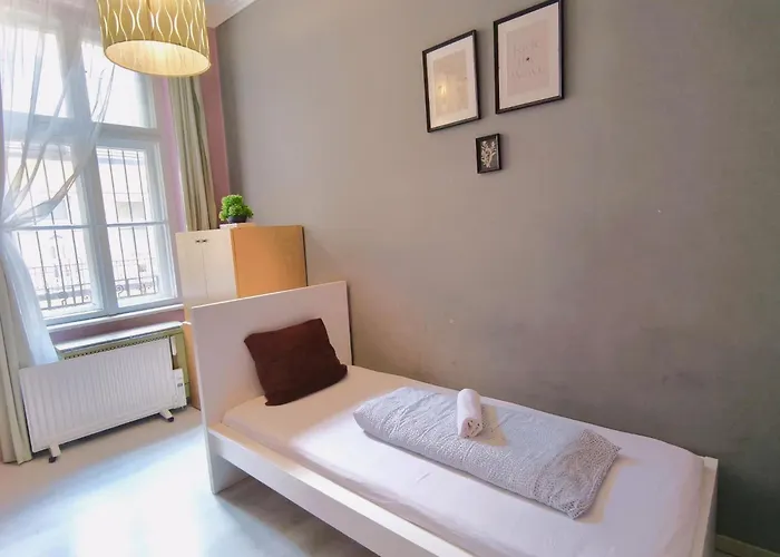 Private Bedroom In Baross Budapeste