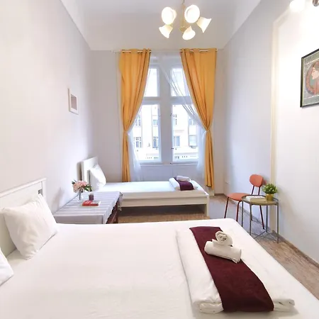 Private Bedroom In Baross *