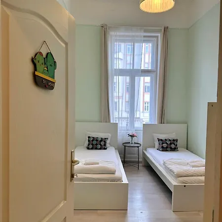 Ubytování v soukromí Private Bedroom In Baross *