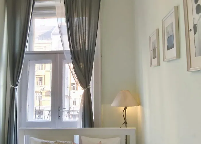 Private Bedroom In Baross Privatunterkunft