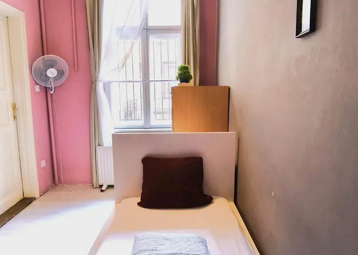 Private Bedroom In Baross Budapest